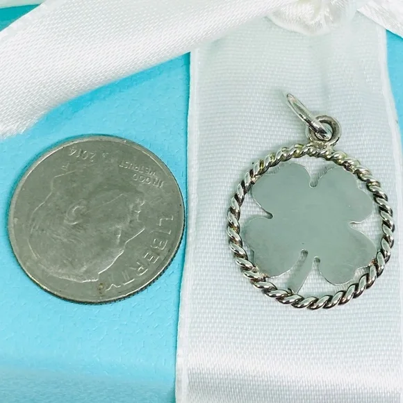 New Tiffany & Co. 925 Silver Twist Clover Leaf Charm lucky 🍀 box pouch - Picture 4 of 6